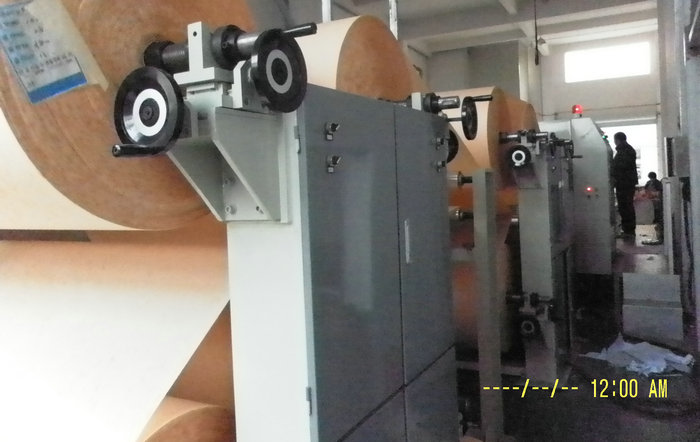 ZGH1450/1750型超薄紙張八工位高速滾刀橫切機
